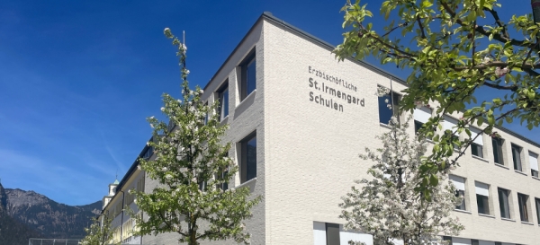 Das St.-Irmengard-Gymnasium